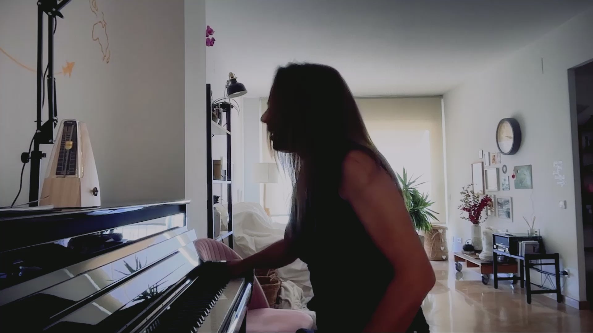 Cargar video: 